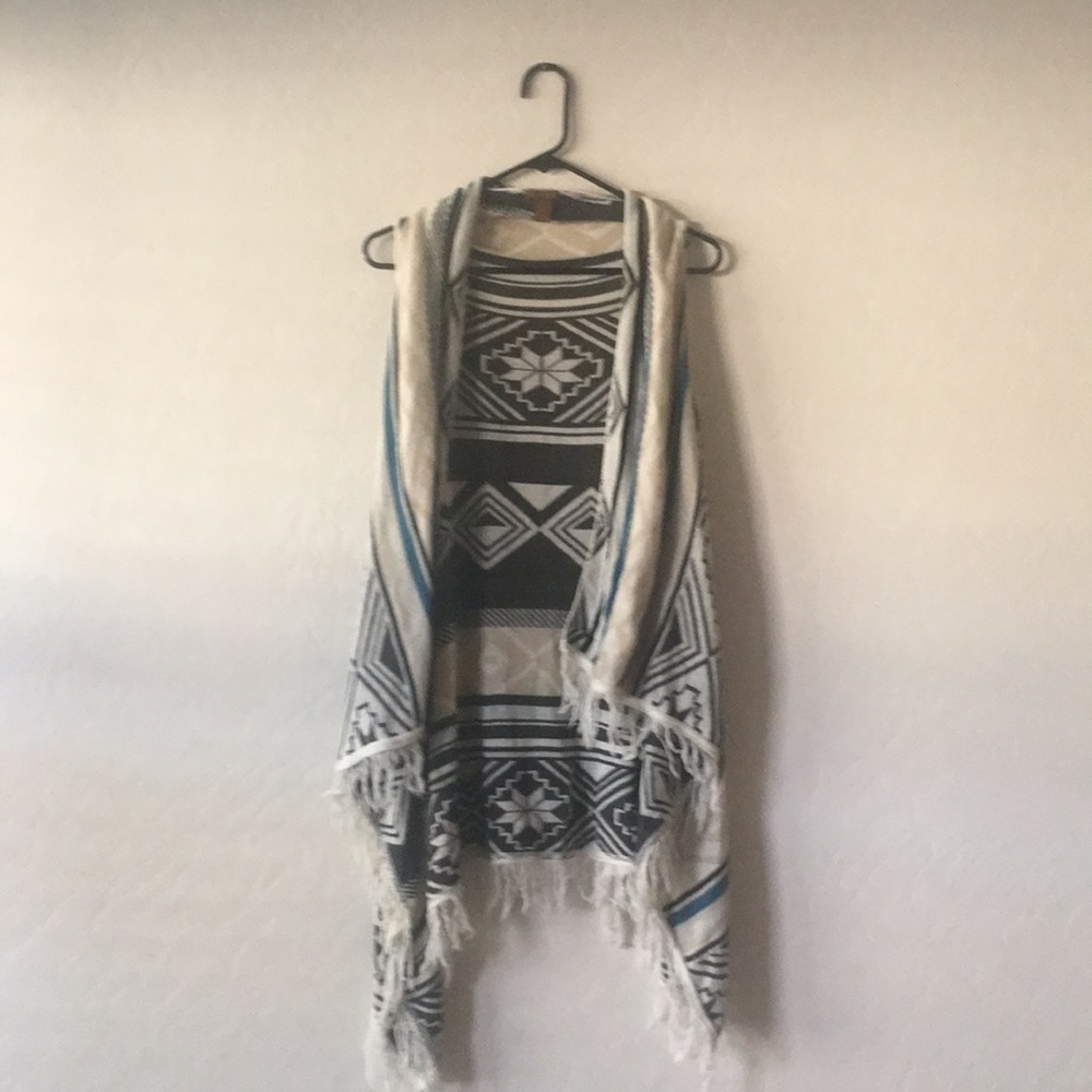 Sleeveless Southwestern Cardigan- Like New!